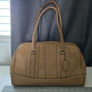 Elegant Tan Leather Handbag